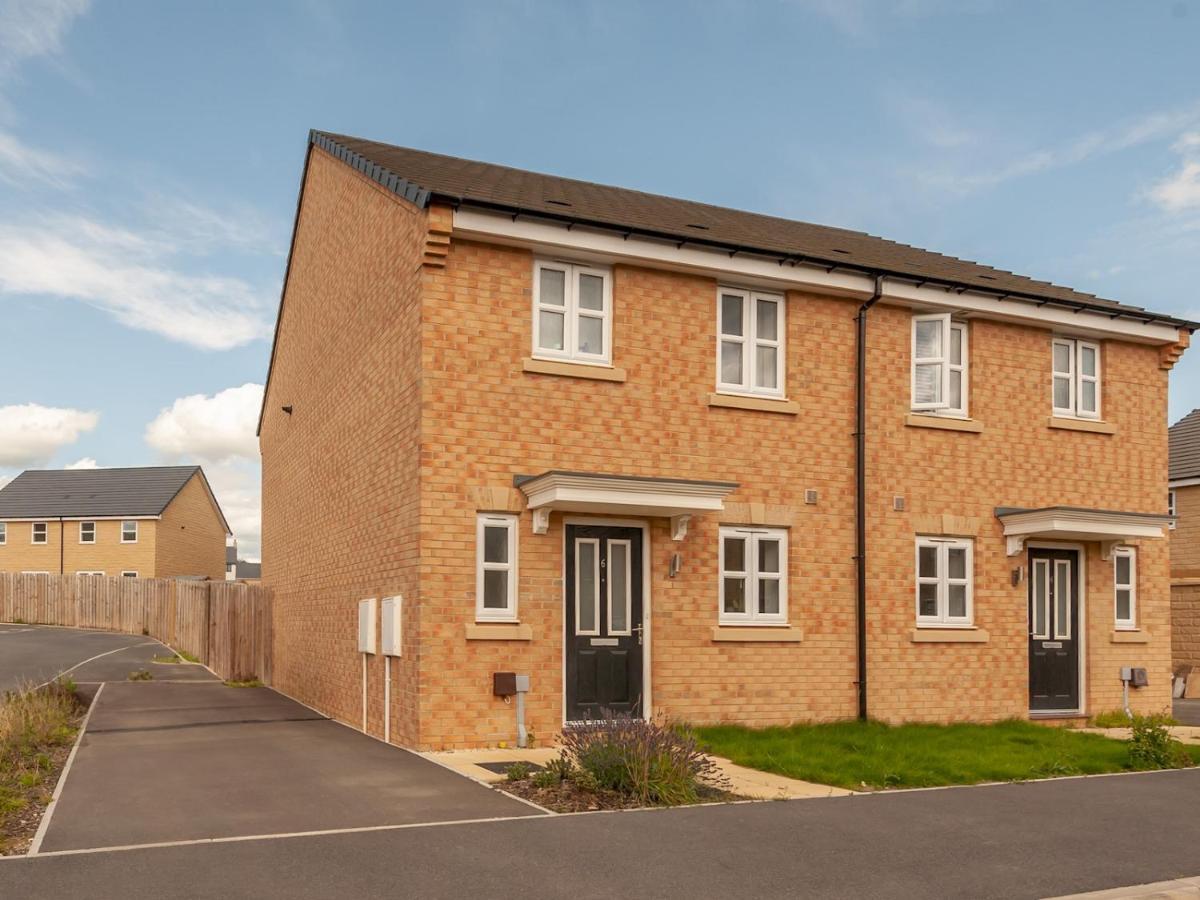 Pass The Keys Bramhope Haven - New Home Next To Golden Acre Park Leeds  Exterior photo