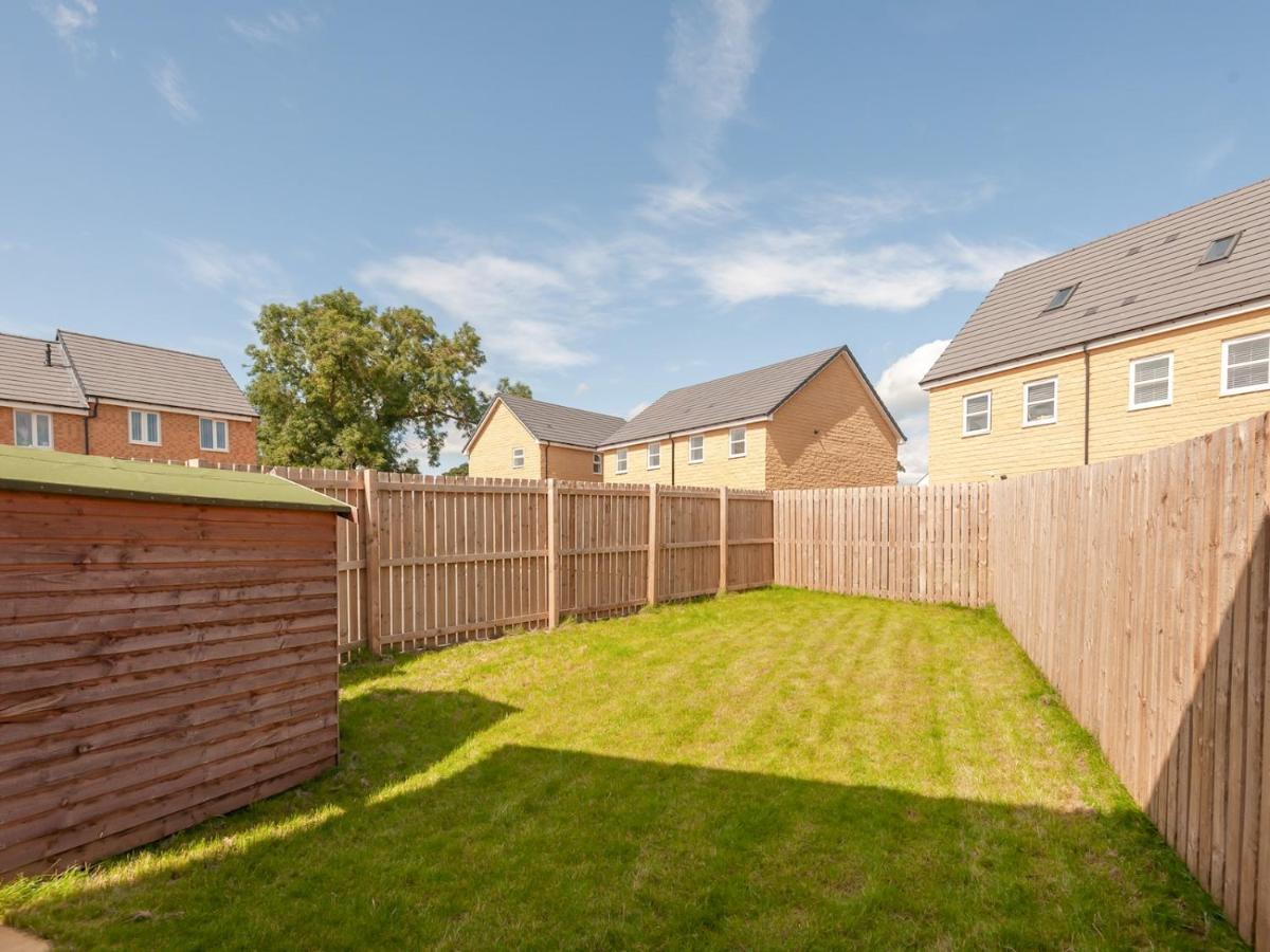 Pass The Keys Bramhope Haven - New Home Next To Golden Acre Park Leeds  Exterior photo